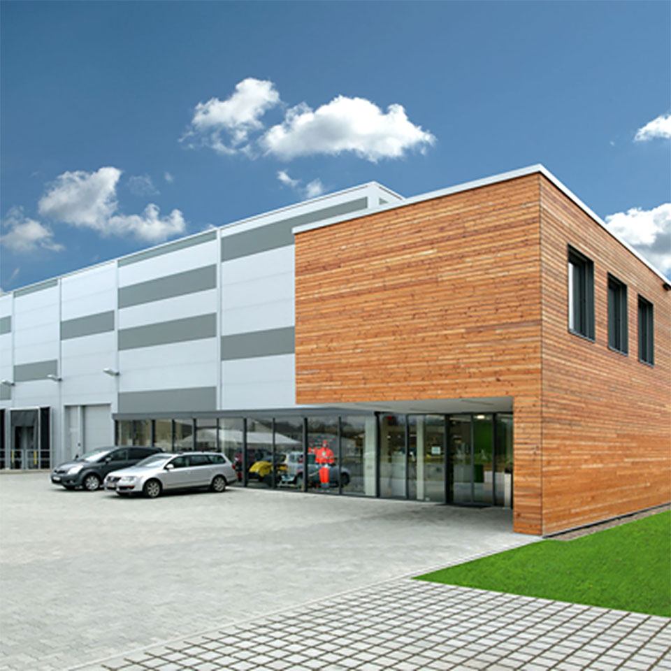 ueber-uns-niemann-laes-gebaeude